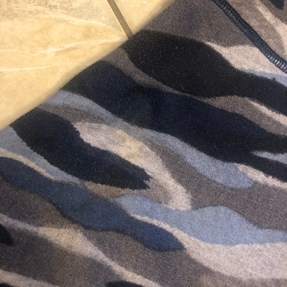 Lululemon Wunder Under Crops - Picture 2 of 4